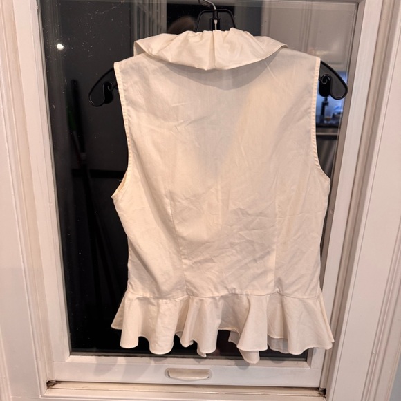 LAUREN Ralph Lauren Ivory Button Ruffle Front Sleeveless Blouse Sz 8P - Picture 4 of 9